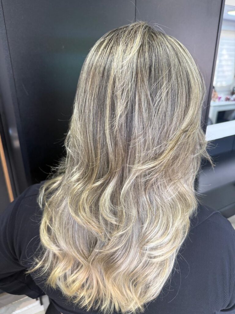 Coloração e mechas · Bella Essenza Studio — estetica em Lancaster, Foz do Iguaçu - PR