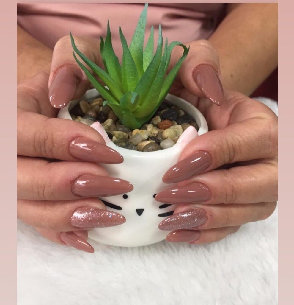 Manicure Completa – Bella Essenza Studio, Foz do Iguaçu - PR – foto 2